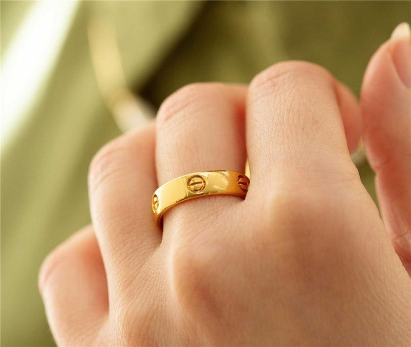 ANEL REGULAVEL DOURADO EM BIJUTERIA